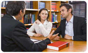 PROFESSIONNELS DU DROIT – Le dispositif d’encadrement des tarifs de certaines professions du droit est précisé.